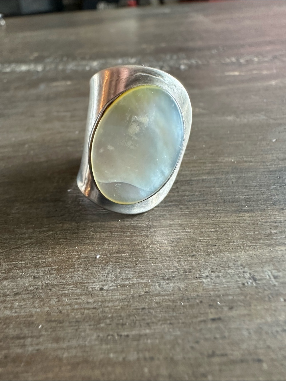 Sterling Silver Mother-of-Pearl Oval Statement Ring - White